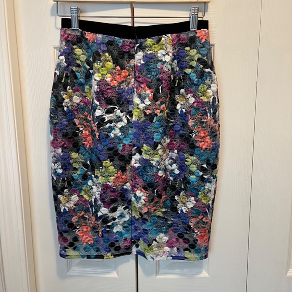 Tahari size 2 New with Tags skirt - Picture 7 of 14